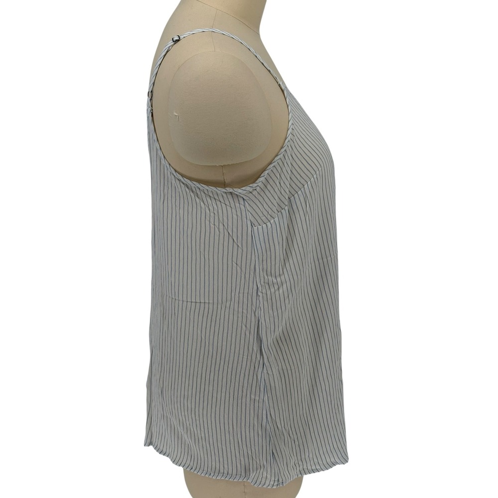 Torrid Cami Top Blue White Striped Lace Up Front 100% Rayon Size 2 - Picture 3 of 8